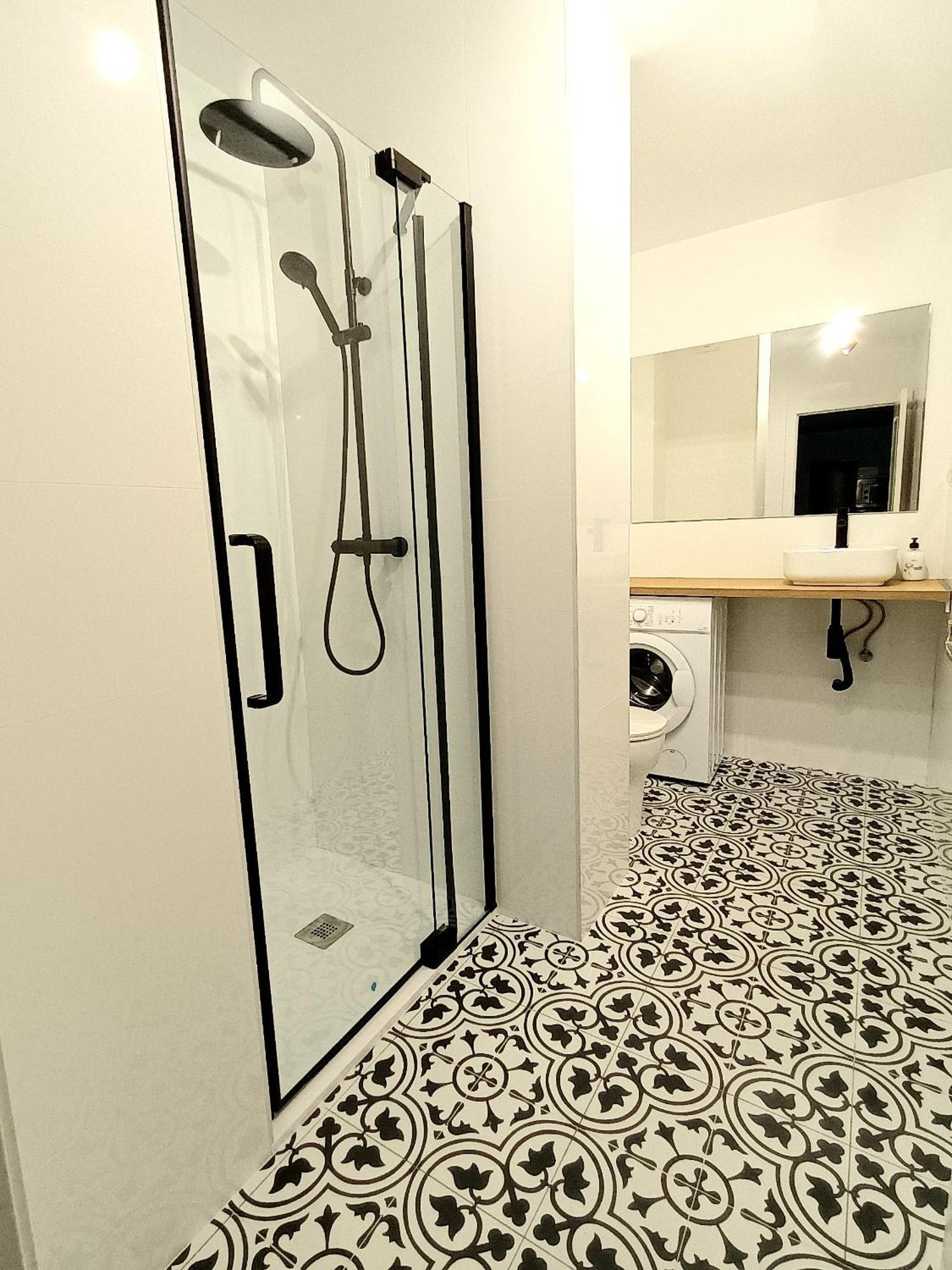 Apartamento Vacacional Cuarteles Málaga Kültér fotó